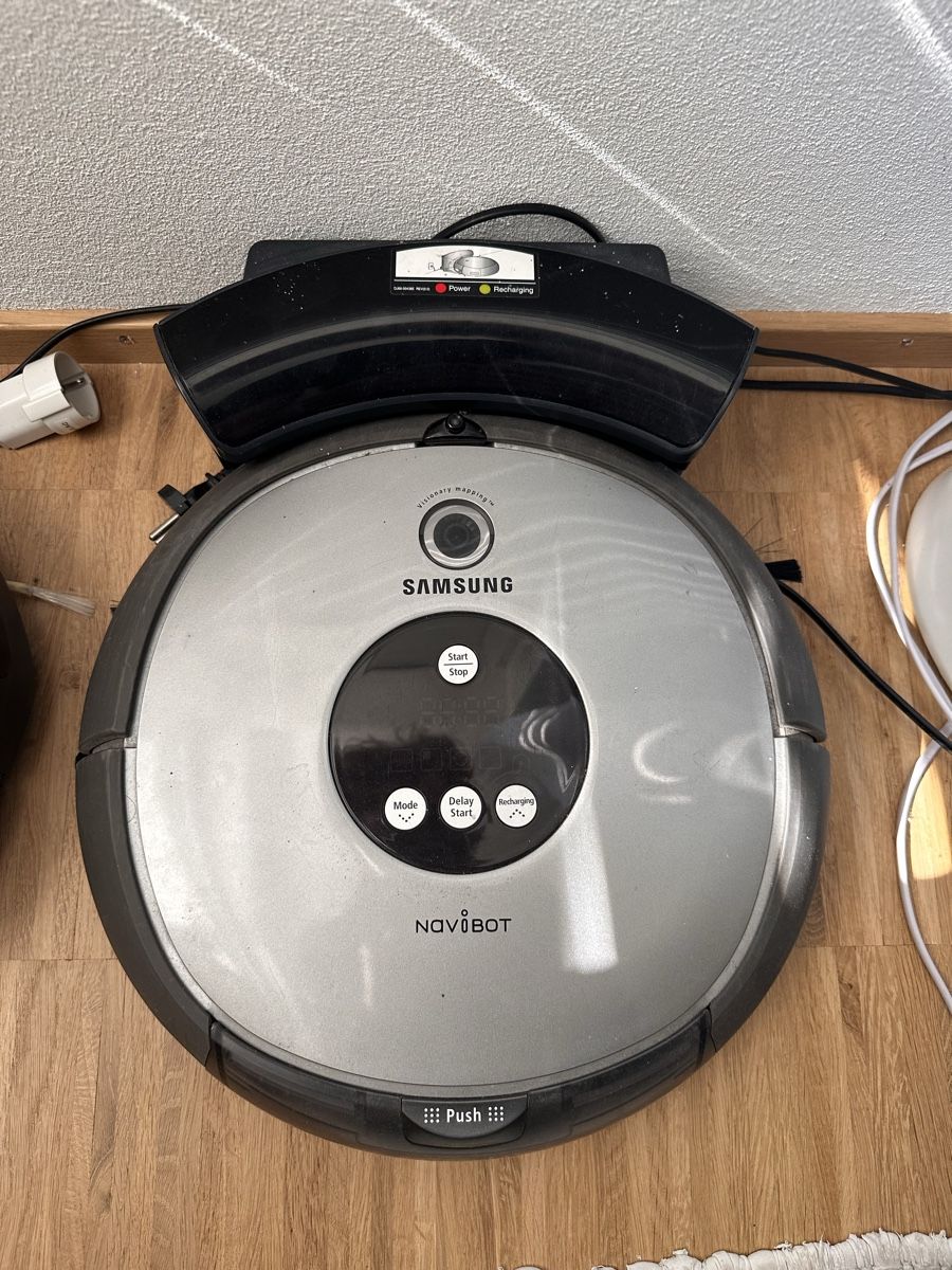 Samsung Aspirateurs & Accessoires: Samsung Navibot SR8845 – D'occasion à Oberengstringen par Recharles