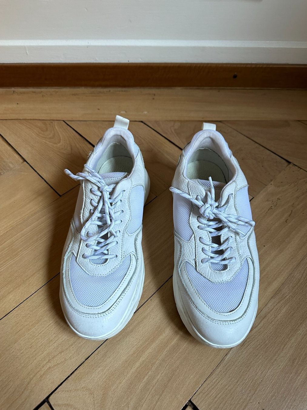 Damenschuhe: Sneaker weiss 39 – Gebraucht aus Zürich von Diazaio 1