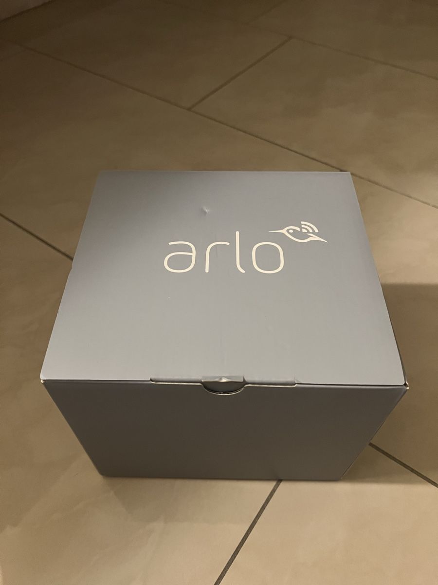 Arlo Camcorder: Arlo Pro 4 Spotlight Camera Kit (2 Cameras + Wall Mounts) -  – Neu (gemäss Beschreibung) aus Herrliberg von jes_ytm2 1