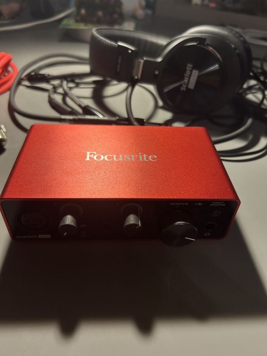 Registratori: Focusrite Scarlett Solo Studio Set – Usato da Basel venduto da lenarrari 1