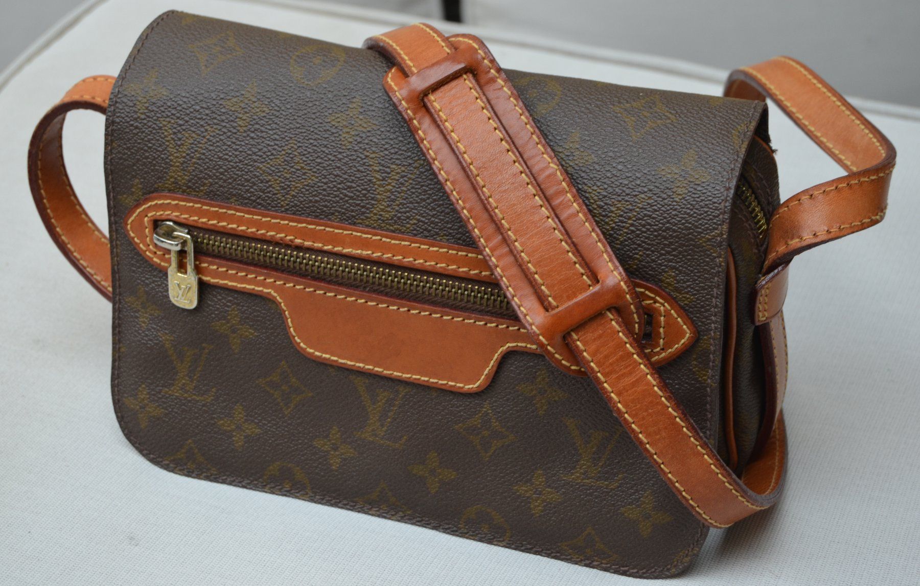 Louis Vuitton Taschen: Louis Vuitton Saint Germain Tasche / sac – Gebraucht aus Collonges von Auganien 1