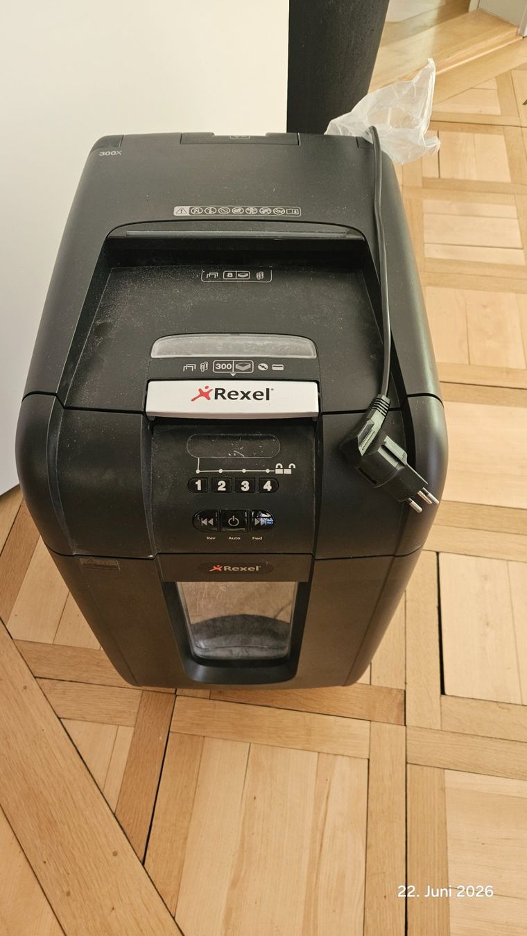 Rexel Destructeurs de documents: Rexel 300x Shredder – D'occasion à Bonstetten par supersasha