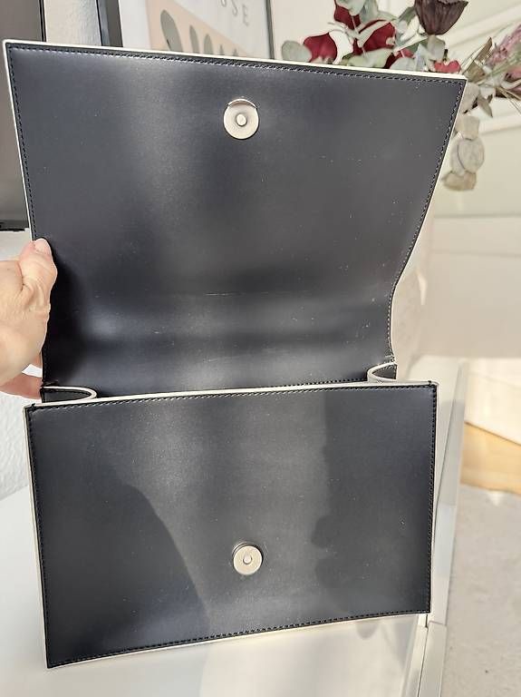 Borse da donna: Tasche REPLAY (Italien) – Usato da Bürglen UR venduto da VKorchynskyi 4