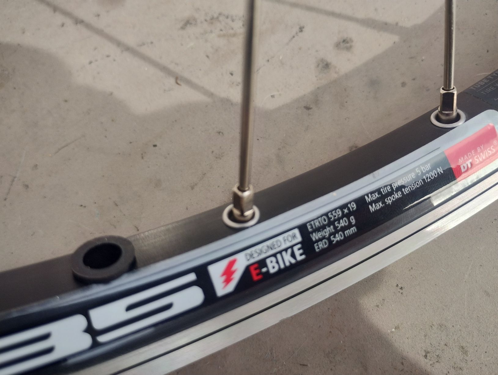 Pezzi di ricambio: Shimano XTR Laufradsatz 26" neu eingespeicht – Usato da Oetwil am See venduto da Kukuxumusu 3