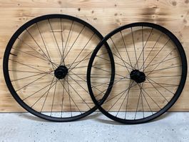 Mullet Laufradsatz von Neu Velo
