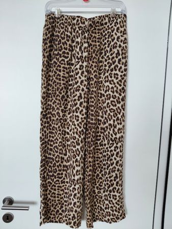 Sommerhose im Leoprint von H&M