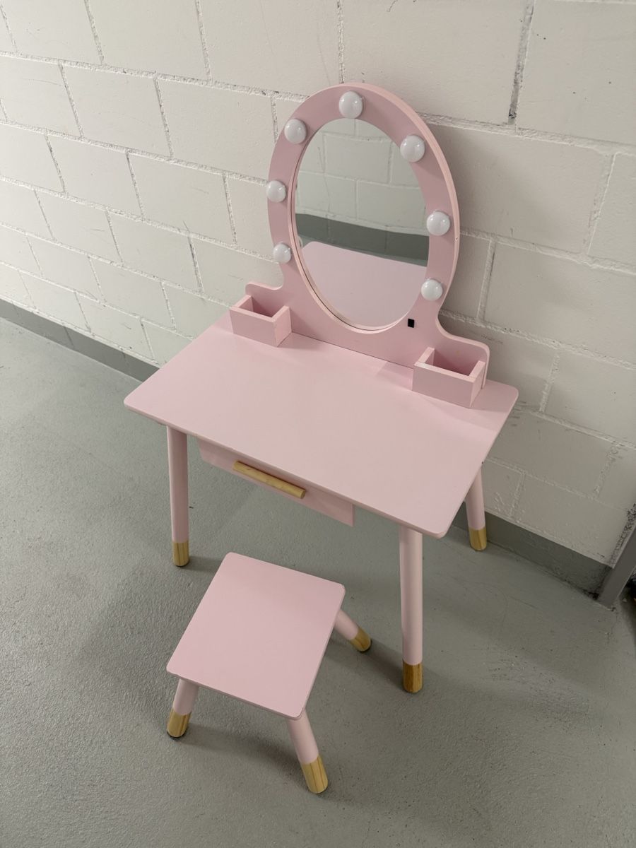 Tavoli da trucco: Kinderschminktisch mit Hocker – Usato da Erlen venduto da Brpi22
