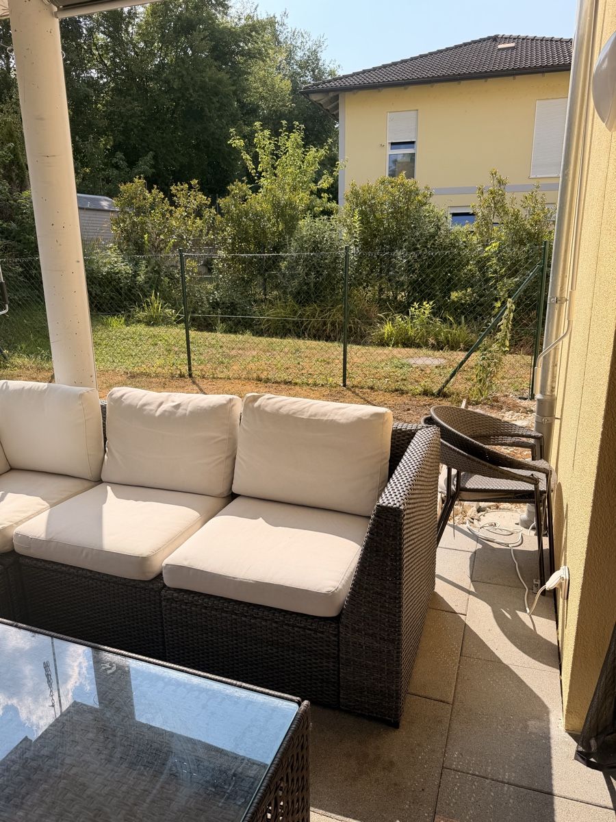 Sofas: Gartenlounge mit Tisch und 2 Stühlen – Gebraucht aus Rümikon AG von jul_vvt8 2