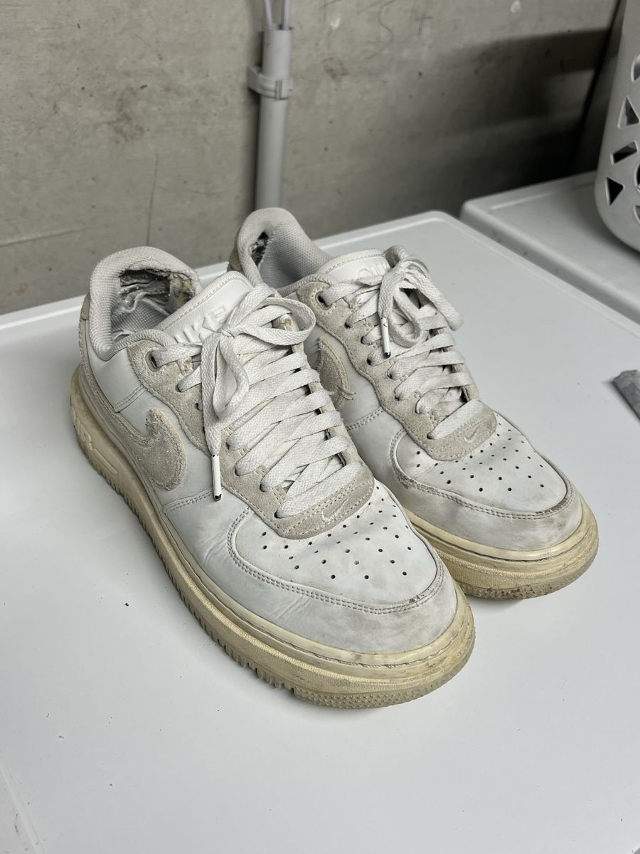 Nike Scarpe da uomo: Nike Air Force 1 Luxe White – Usato da Villars-Ste-Croix venduto da Maaaat