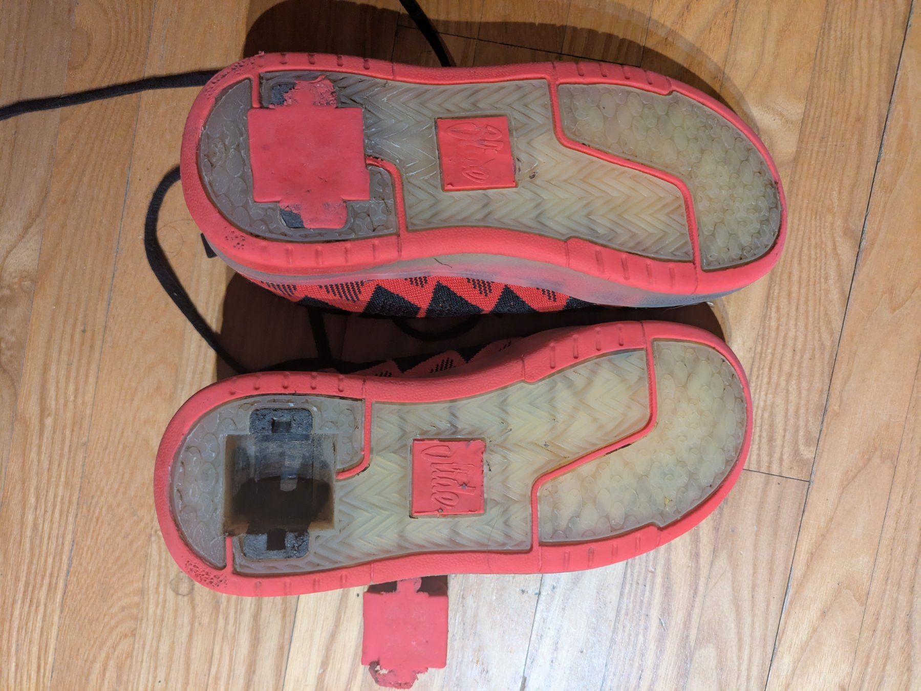 Scarpe da donna: Schuh mit integrierten Rollen – Usato da Lommis venduto da susannekoenig 1