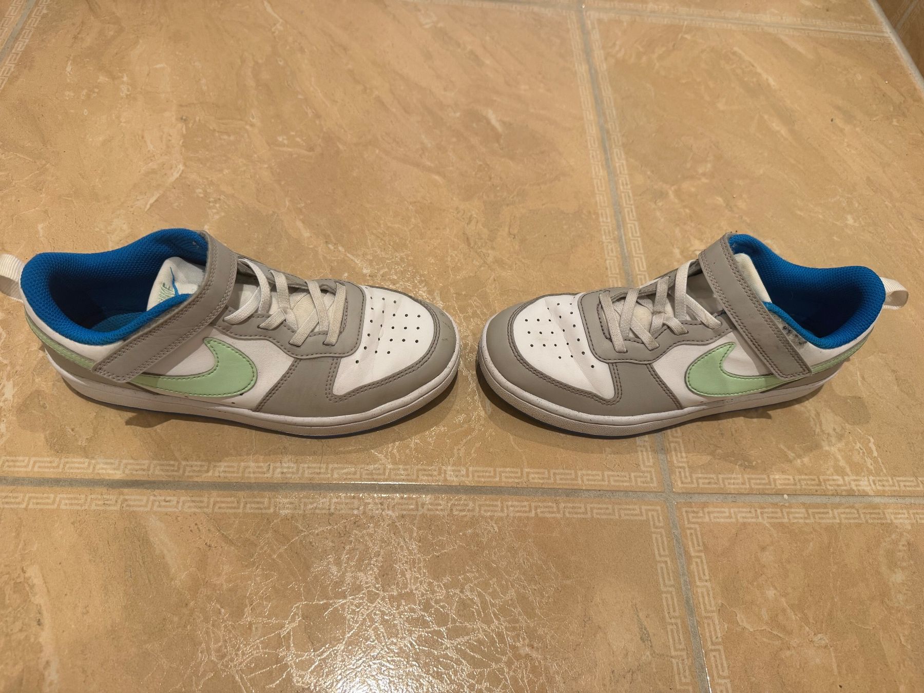 Nike Scarpe per ragazzi: Nike coole Sneakers, 35 – Usato da Klingnau venduto da Markus14
