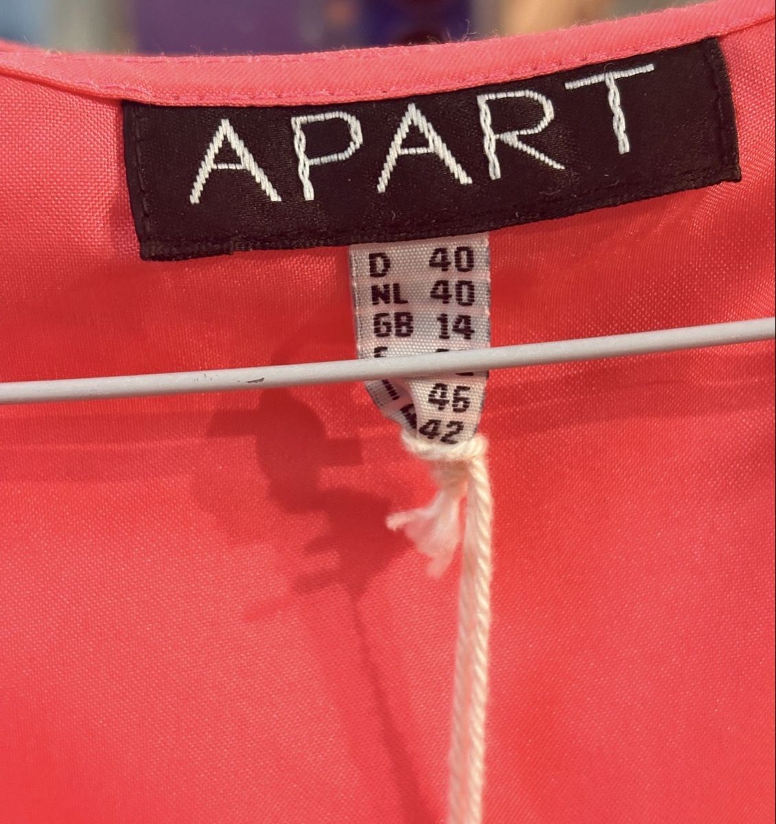 Tops: Korallfarbenes Pailletten-Top – D'occasion à Aarau par Secondfish 3