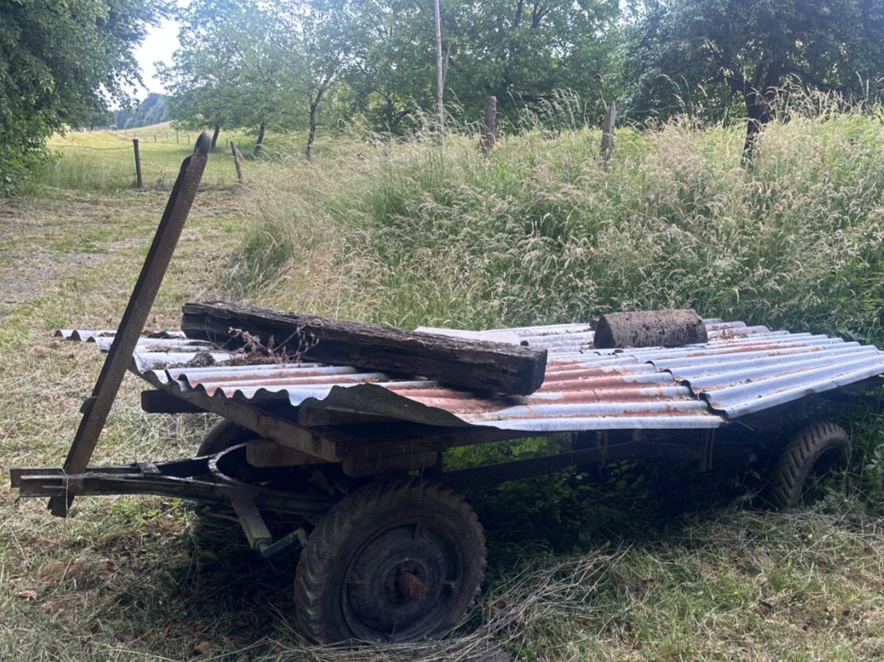 Anhänger: Vierradwagen – Gebraucht aus Adligenswil von Yver
