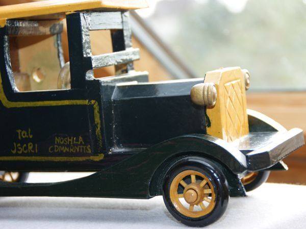 Modellini d'auto: Antikes Auto-Holz, Einzelstück – Usato da Bleienbach venduto da Mineral_Antik57 2