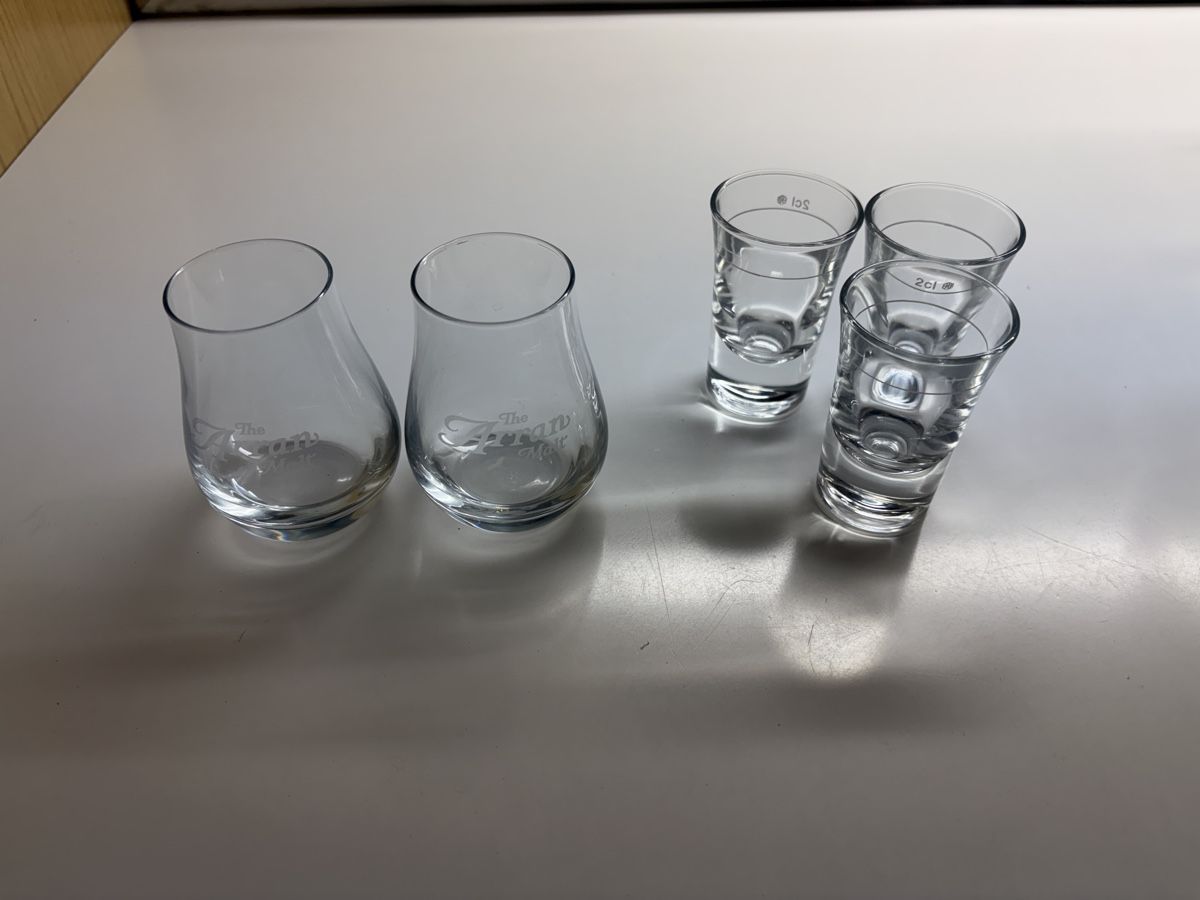 Verres: Schnaps-Gläser Set: 2 Tasting- + 3 Shot Gläser – D'occasion à Wallisellen par andrea.winter