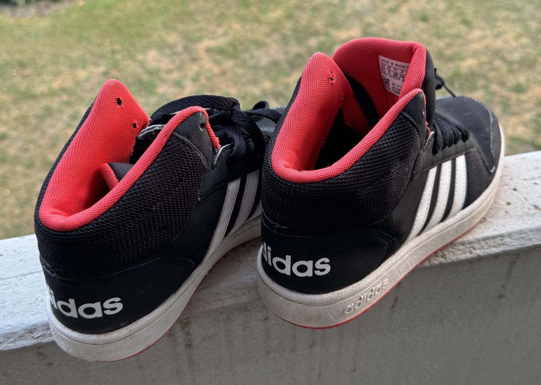 Adidas Scarpe per ragazzi: Sportschuhe Adidas. Gross 38. – Usato da Dällikon venduto da Lostat 1