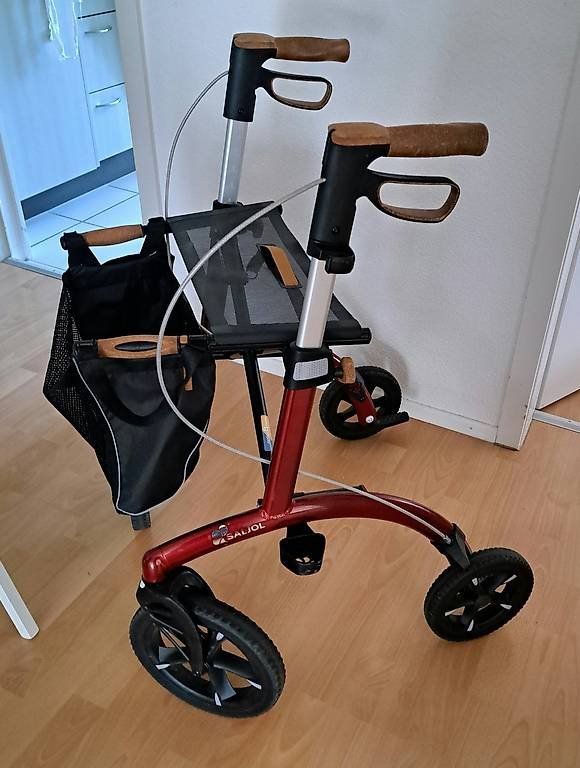 Ausili per la deambulazione: Rollator Saljol – Usato da Nidau venduto da Lasimone