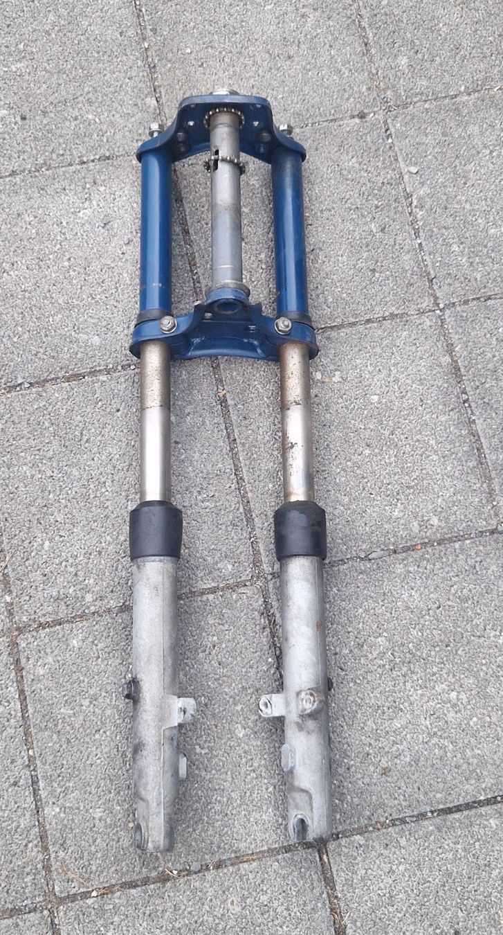 Piaggio Mofas: Fourche original Piaggio Bravo – Gebraucht aus Monthey von Objako