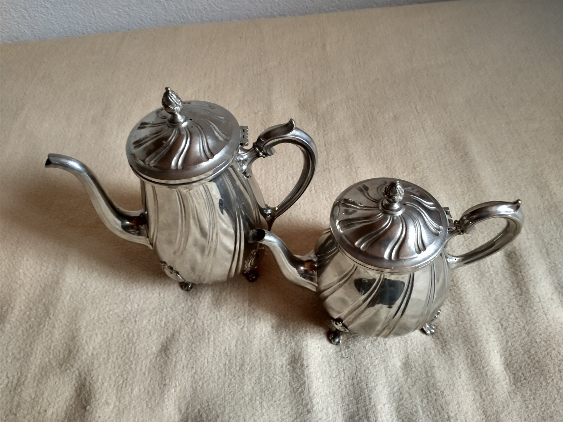 Teiere: 2x Antike Teekanne Kaffekanne Set – Usato da Löhningen venduto da Chimae67 1