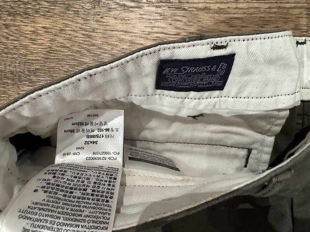 Levi's Pantalons: Levis Stoffhose Herren Gr. 34x32 – D'occasion à Frutigen par sal_9lqd 3
