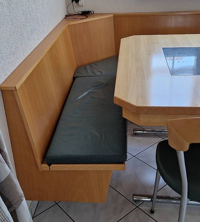 Set di tavolo e panche: Esstisch Eckbank 2 Stühle – Usato da Thierachern venduto da Hobe02 1