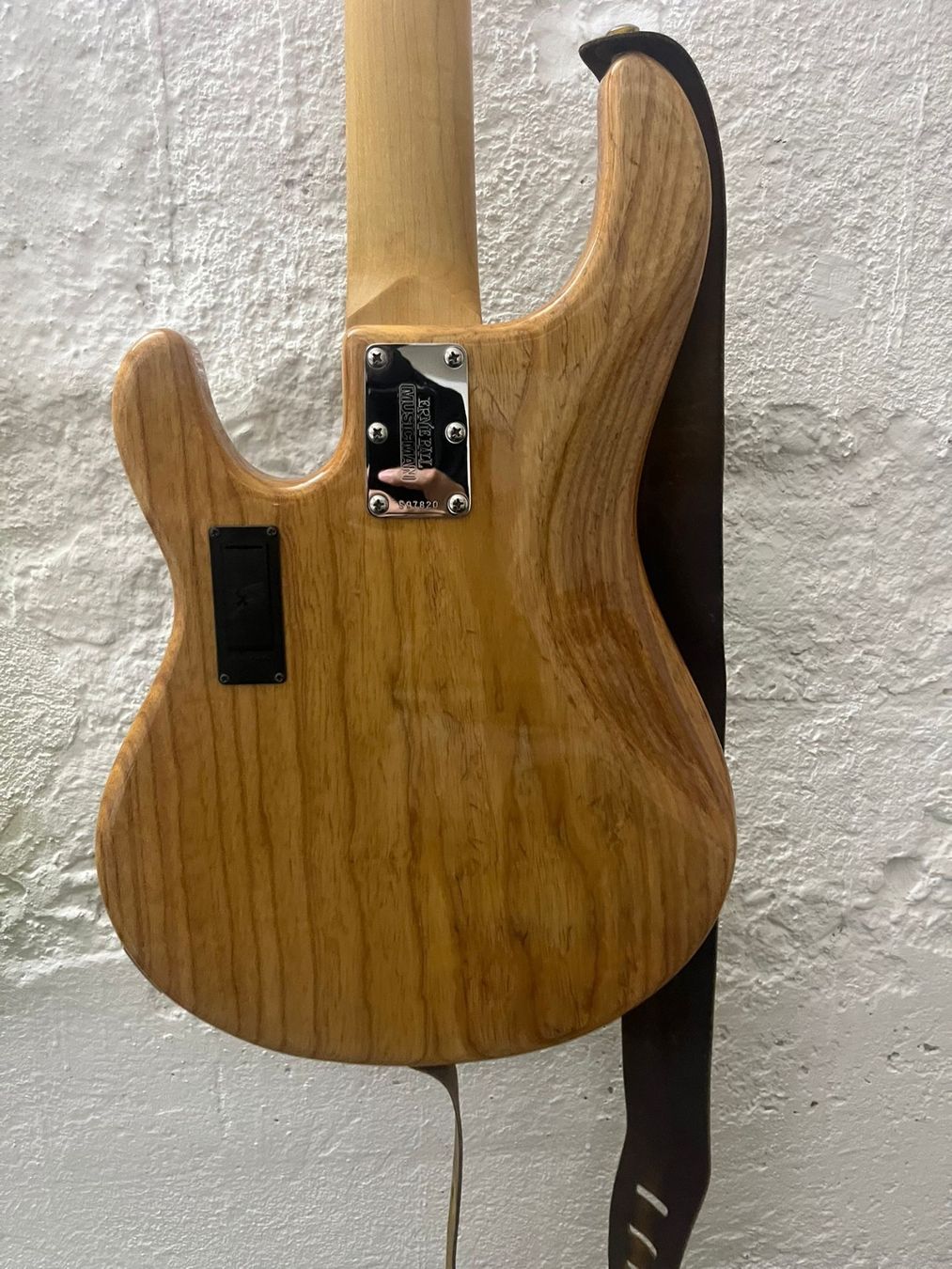 Strumenti musicali: Music Man Stingray 5H – Usato da Maur venduto da jam_syf8 2