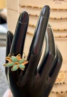 Bague fleur vintage couleur menthe et or - Tendance!