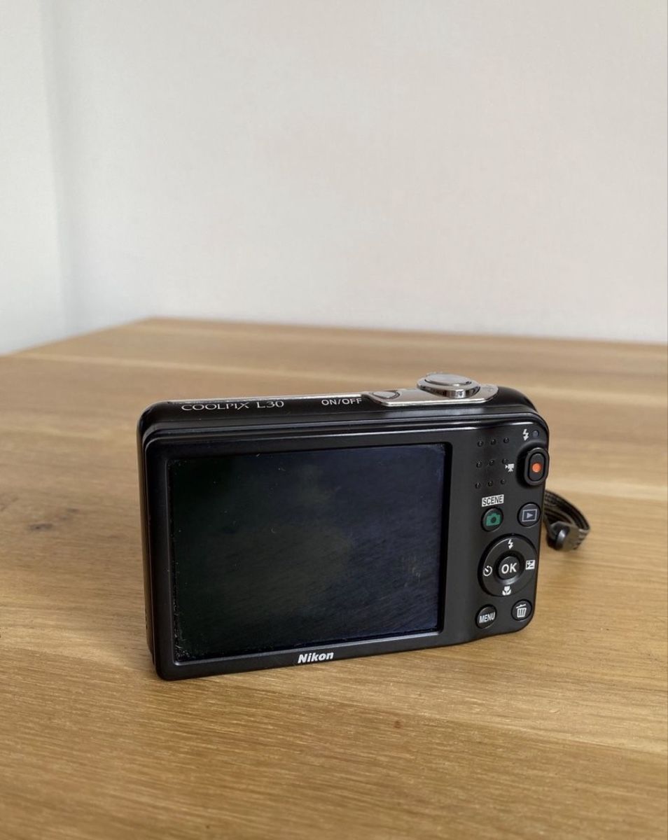 Nikon Fotocamera: Nikon Coolpix L30 – Difettoso da Orbe venduto da amelie_host 2