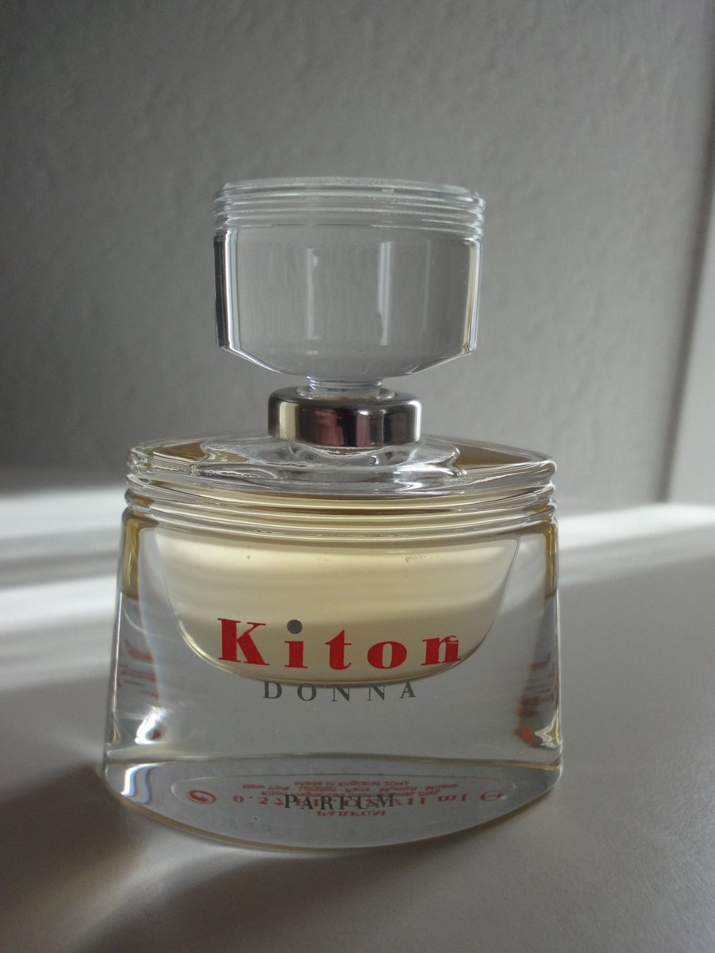 Profumi & Eau de Toilette: Kiton "DONNA" - Parfum  0.37 FL.OZ. / 11 ml – Nuovo (secondo la descrizione) da Biel/Bienne venduto da 07helios032