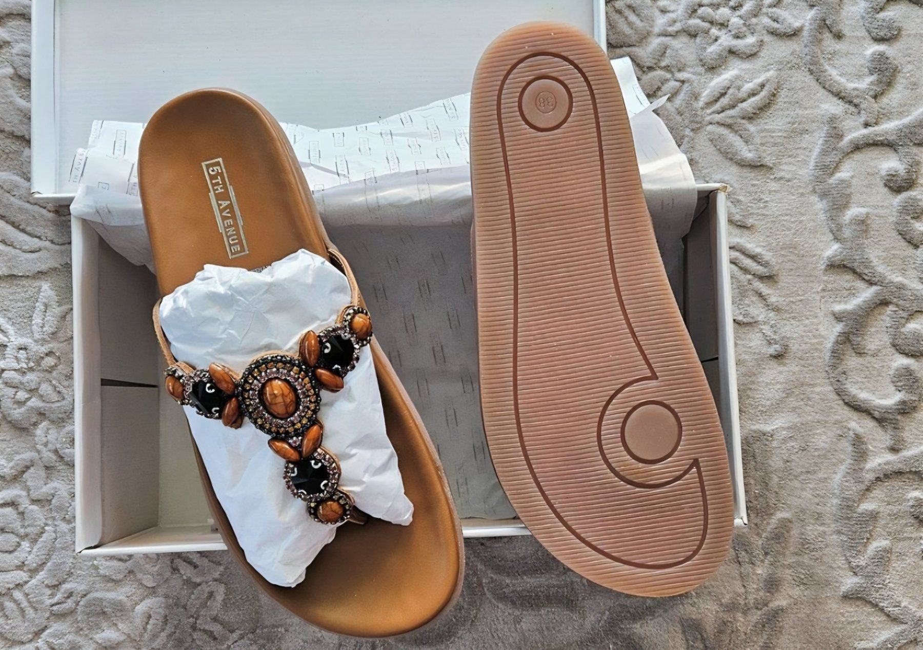 Scarpe da donna: Flip Flops / Zehtrenner / Sandalen NEU – Nuovo e nell'imballaggio originale da Sursee venduto da hypnoticpoison 1