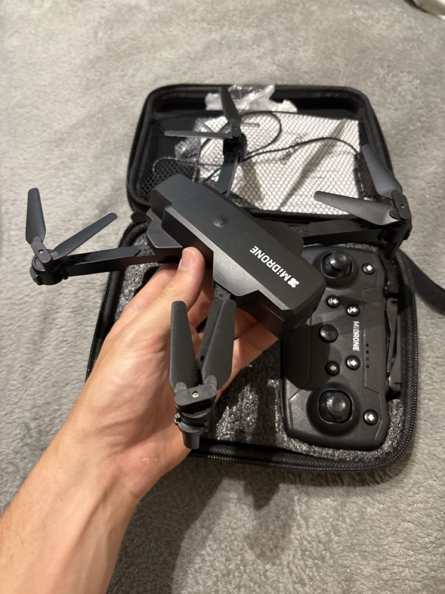 RC Modellbau: Drone MIDRONE pliable avec radiocommande et mallette – Gebraucht aus Chêne-Bourg von and_66gg 1