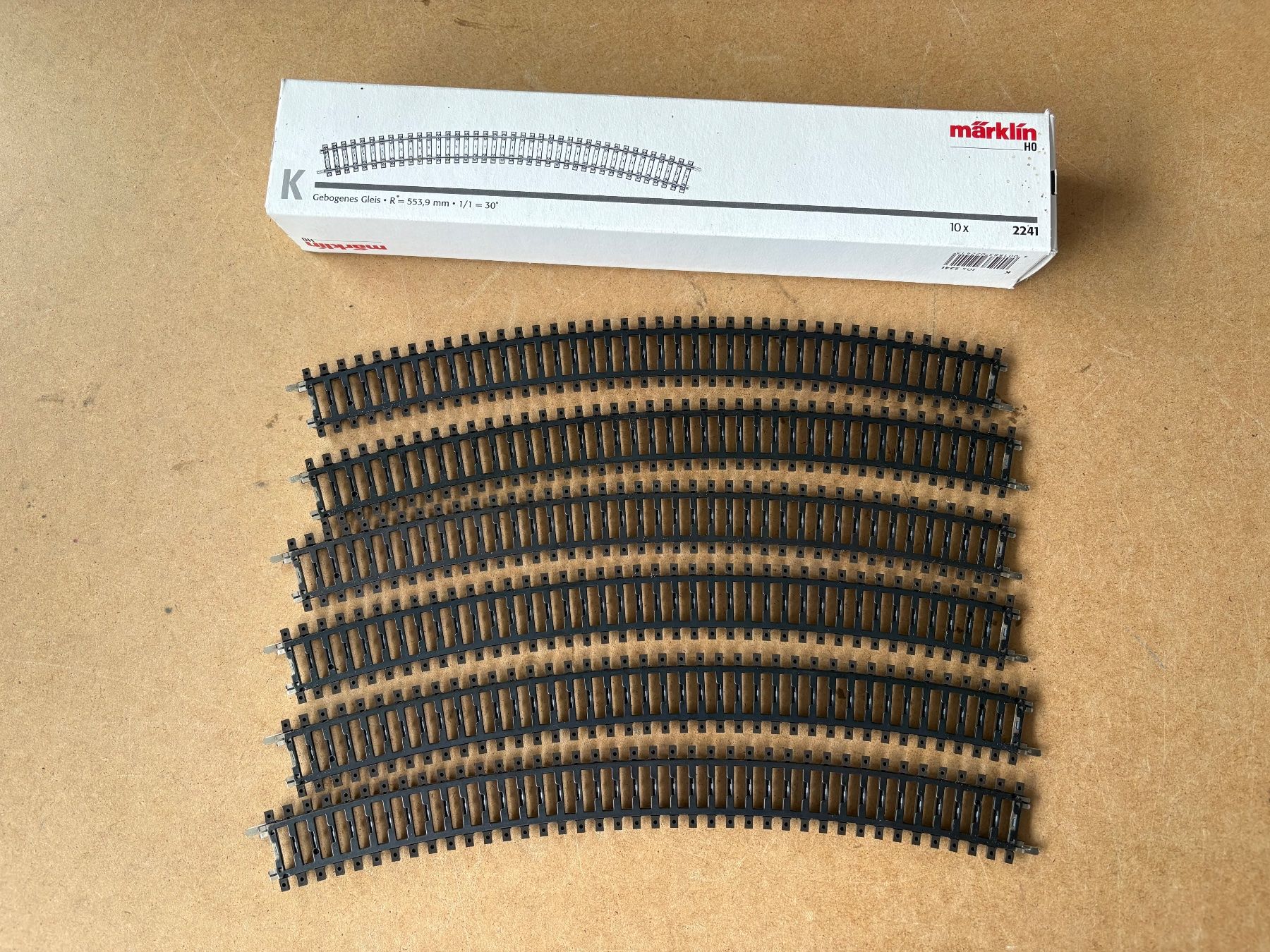 Märklin Modellini di ferrovie: 6x Marklin 2241 Gebogenes Gleis – Nuovo e nell'imballaggio originale da Hauterive NE venduto da eriamch 1