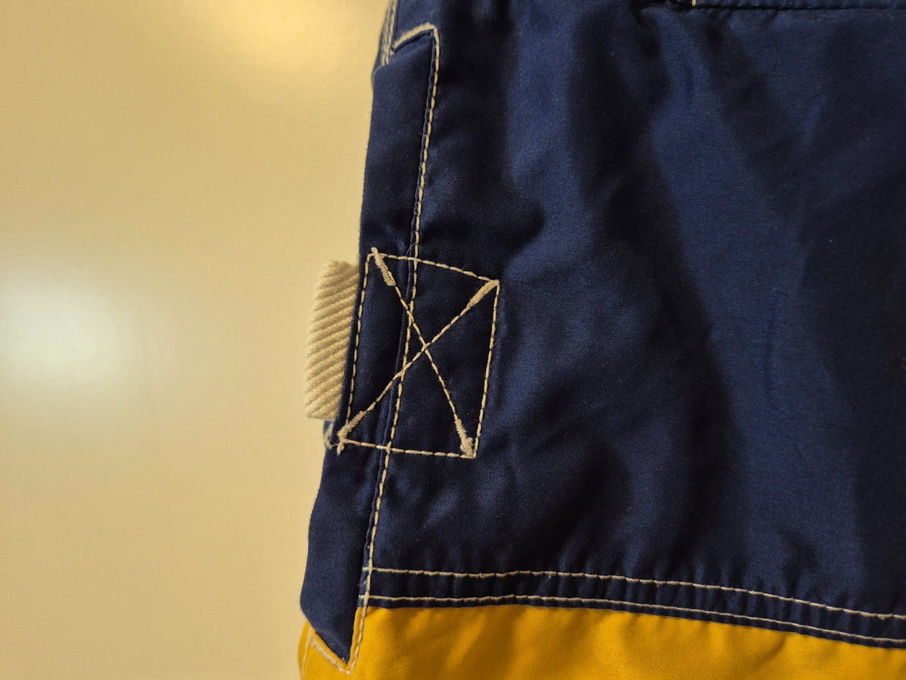 Superdry Pantaloni: SUPERDRY  board shorts   badehose   Grösse M – Usato da Niederweningen venduto da Obson 2
