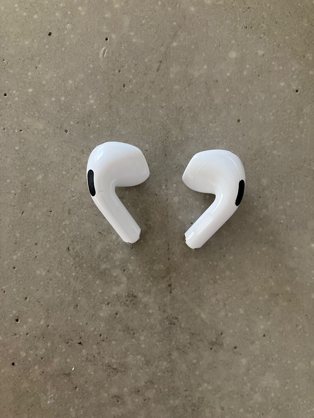 Apple Kopfhörer: APPLE Air Pods 4 ANC – Gebraucht aus Lausanne von mr.v 7
