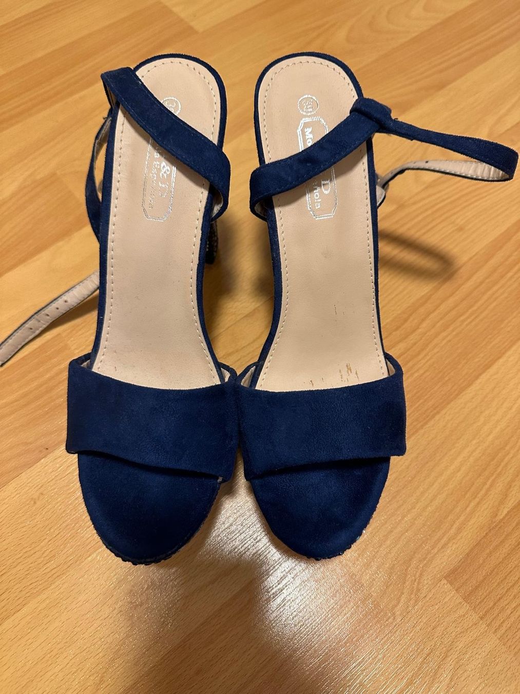 Chaussures femmes: Sandalen mit Absatz – Neuf (Voir description) à Zürich par TG014