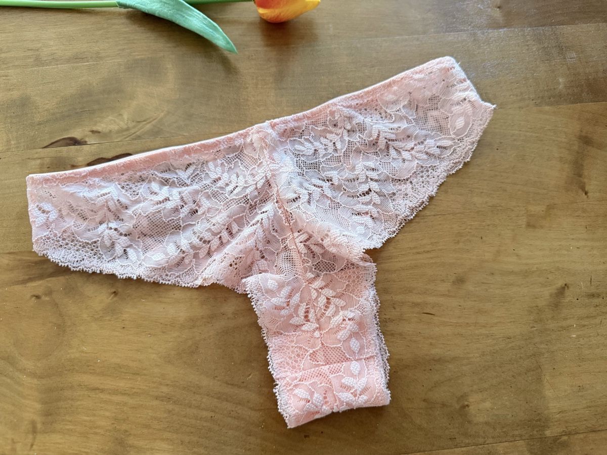 Autres dessous: Damen Slip Spitze Grösse S neu – Neuf avec emballage d'origine à Urdorf par Chapar 1