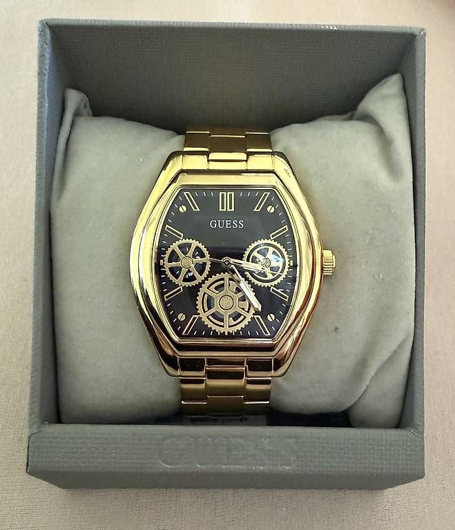 Orologi: Guess Uhr mit Schachtel – Usato da Muttenz venduto da Lina_M