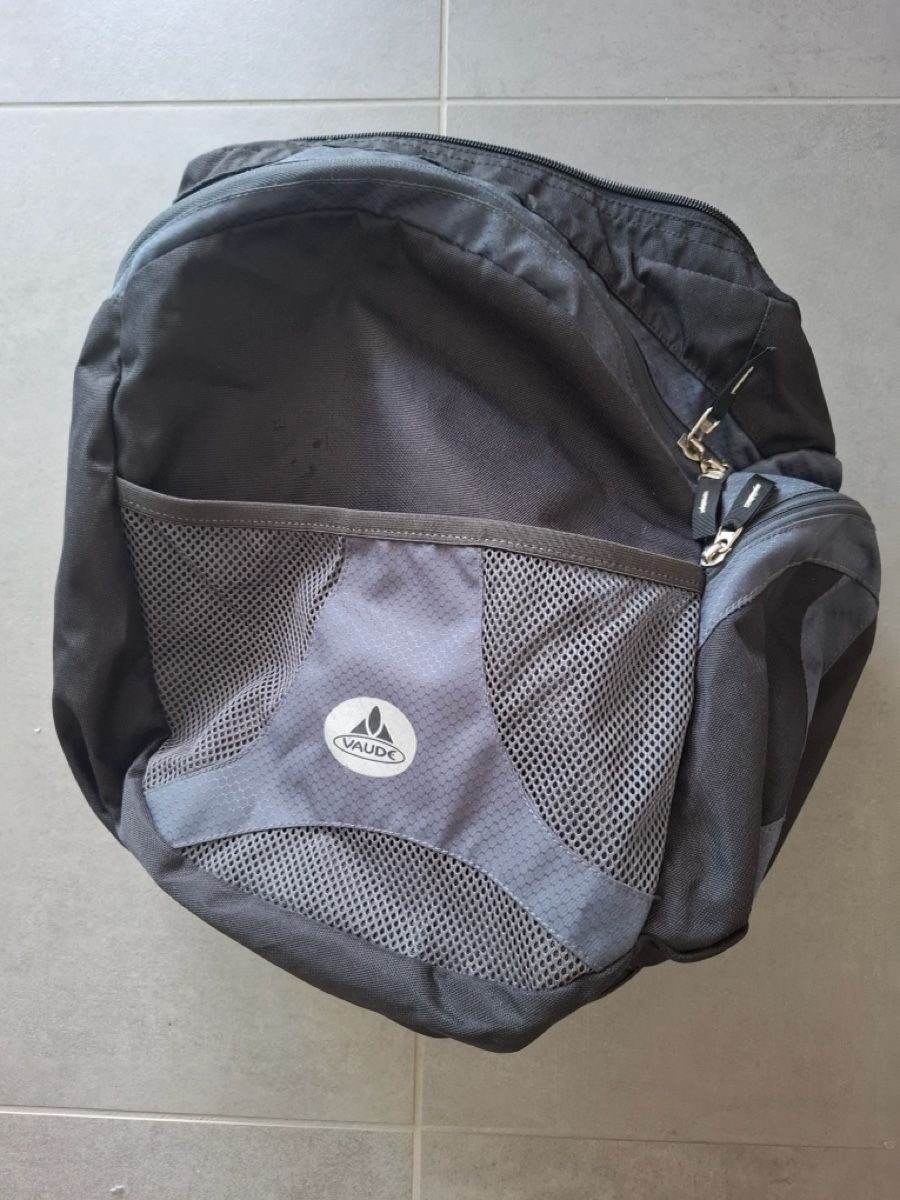 Vaude Taschen: Dreifache Hinterradtasche VAUDE Karakorum – Neu (gemäss Beschreibung) aus Thun von sof_by7w