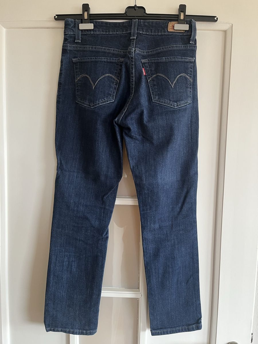 Levi's Jeans: Levis Jeans Damen, Gr. 26/32 dunkelblau – Usato da St. Gallen venduto da Miss_Jane_Marple 1