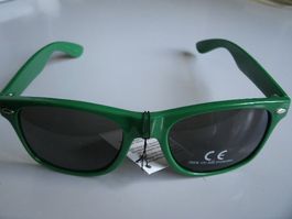 Sonnenbrille NEU Rhäzünser, grünes Gestell 100% UV 400 Prote