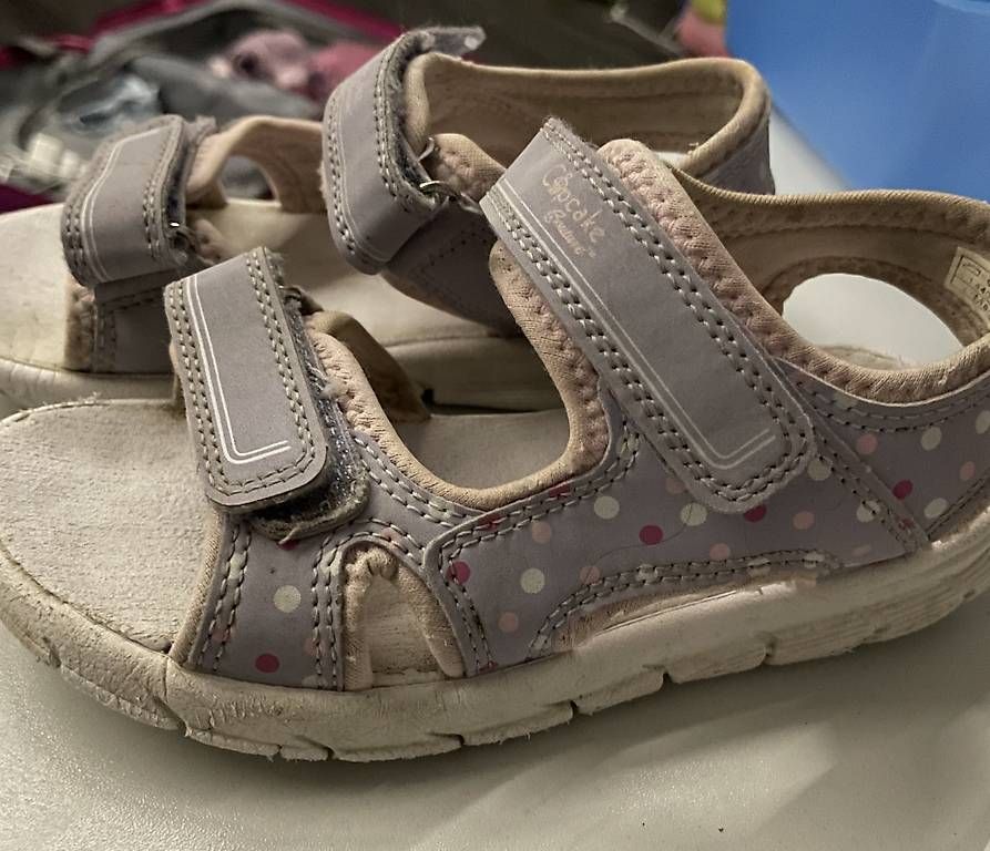 Scarpe per ragazze: Sandalen Gr. 29 – Usato da Hergiswil LU venduto da LaPiroque
