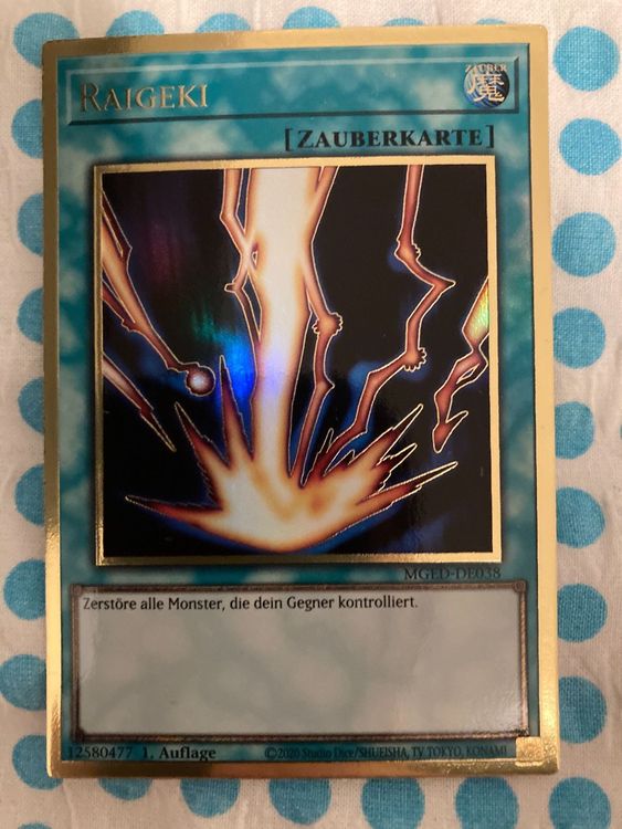Yugioh Karte „Raigeki“ – Gold Rare, Reprint, Deutsch | Aus Maximum Gold: EL Dorado | Inkl. Fieldcenter-Karte & Toploader