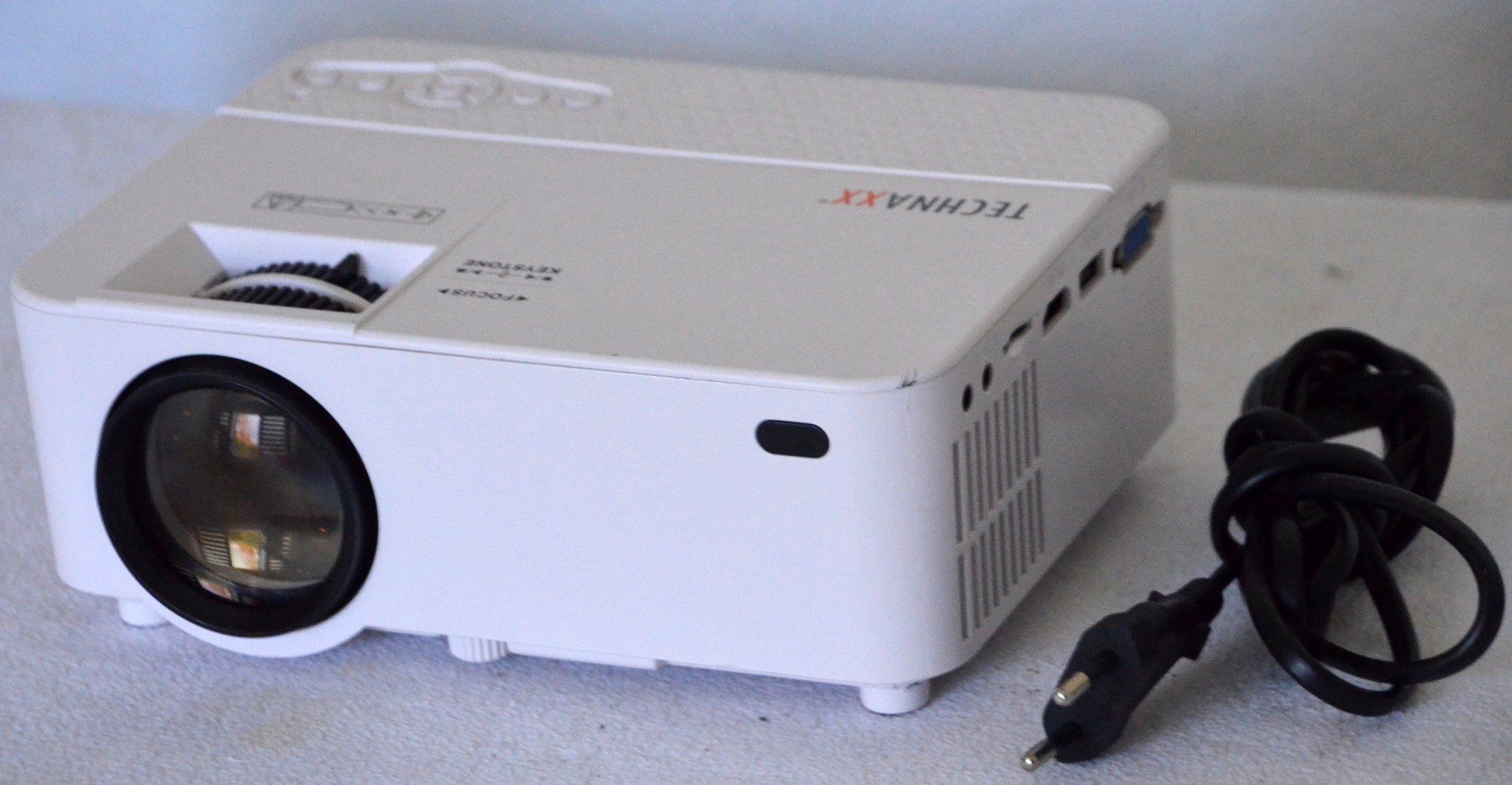 Technaxx Videoprojektoren: Technaxx Mini LED Beamer TX-113 projecteur – Gebraucht aus Collonges von arashee
