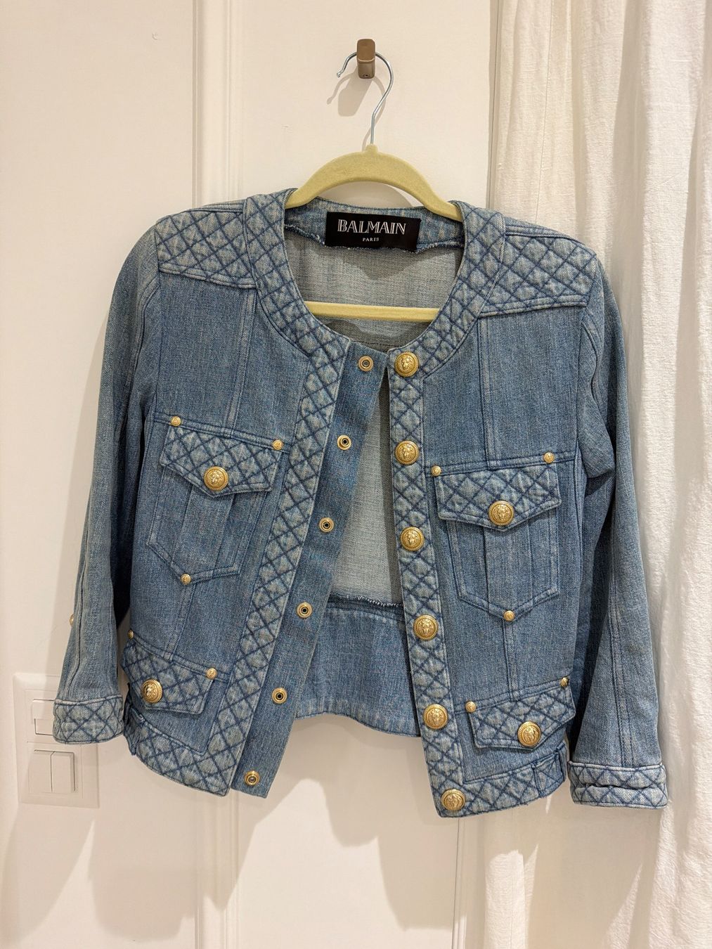 Balmain Jacken: Balmain Jeansjacke Grösse 34 – Gebraucht aus Roggwil TG von est_r5x7