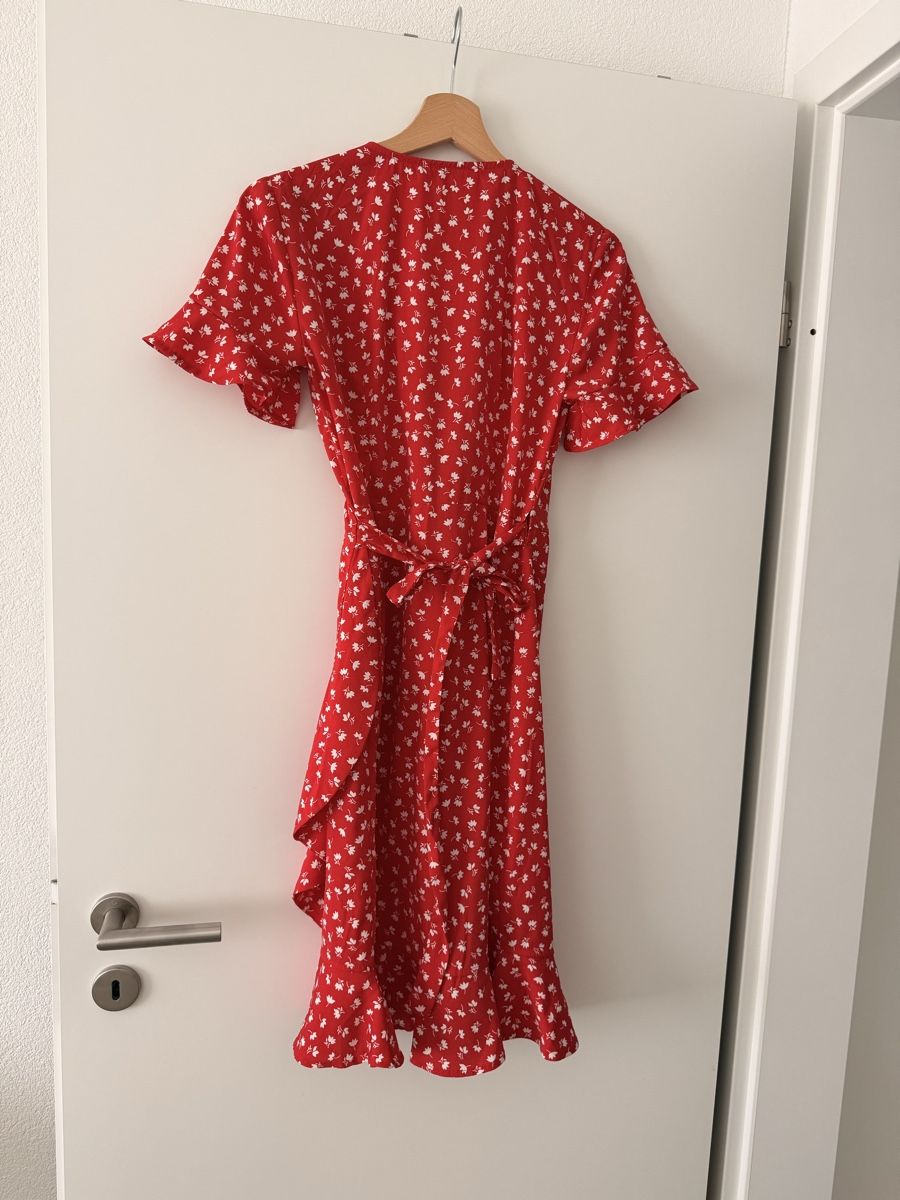 Only Vestiti: Wickelkleid ab 1.- – Usato da Wittenbach venduto da ChiPhan 1