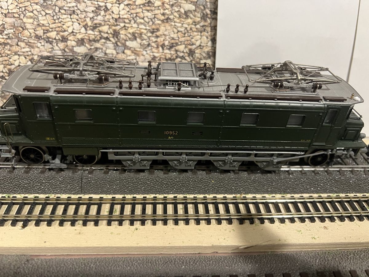 Liliput Modelleisenbahnen: Liliput Lok Ae 4/7 – Gebraucht aus Dübendorf von Troggy 1