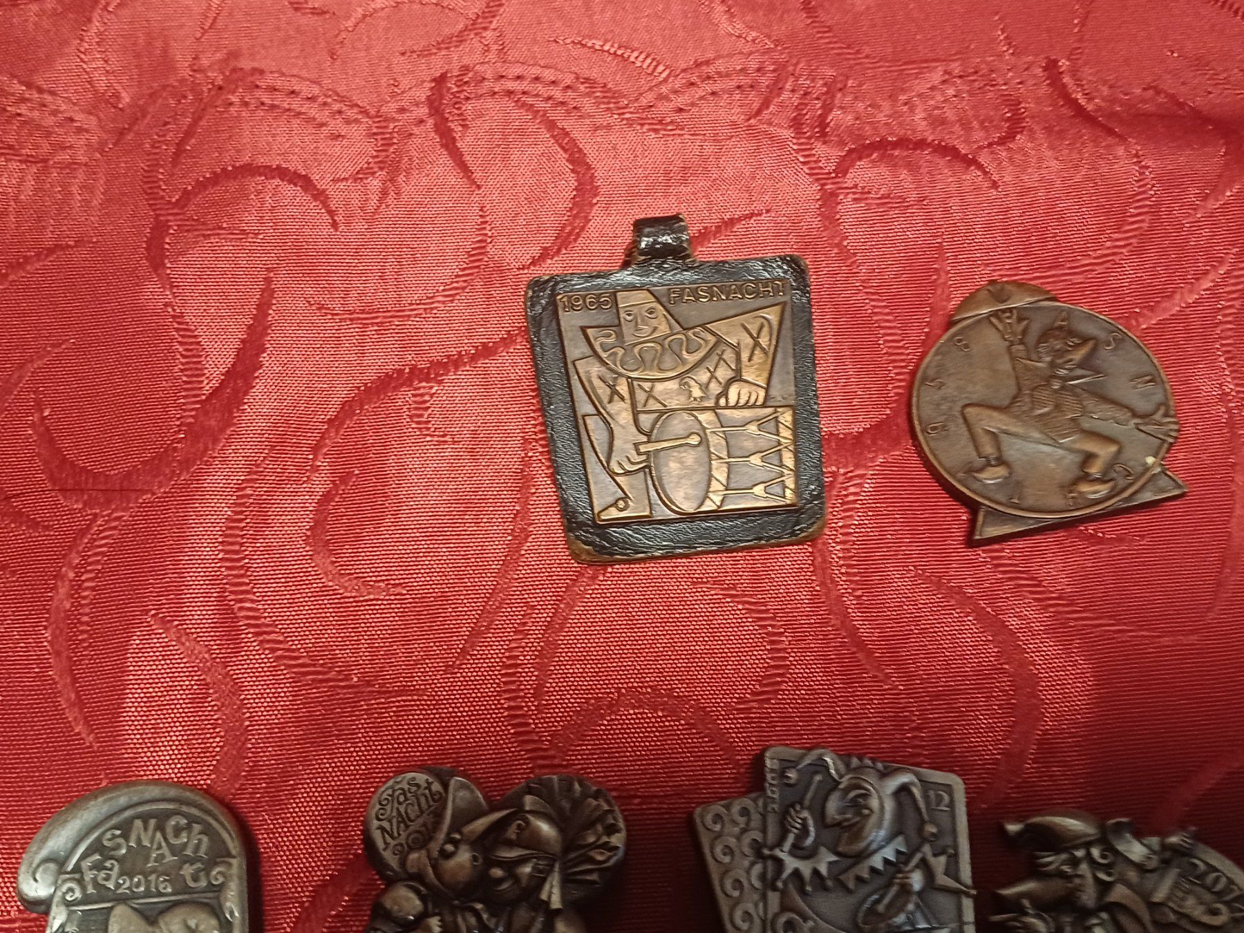 Basler Placchette & Badge: BASLER FASNACHTS PLAGETTE – Usato da Zullwil venduto da imh_lq9s 3
