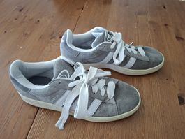 Adidas-Turnschuhe Gr.44