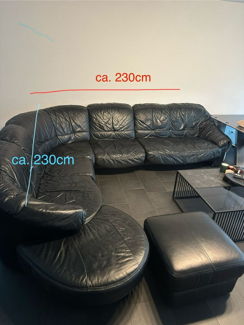 Sofas: Ledersofa schwarz mit Hocker – Gebraucht aus Eschlikon TG von lor_hp9v 3
