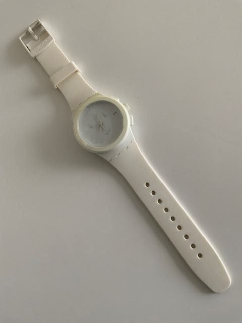 Swatch Orologi: Basic White Swatch Chrono - ungetragen – Nuovo (secondo la descrizione) da Wettswil venduto da rotonda 1
